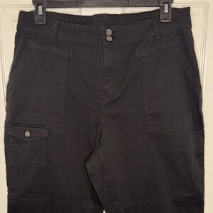 NWT Time and Tru High Rise Black Capris